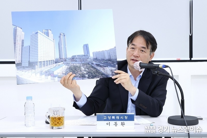 이동환 고양특례시장이 31일 탄현2동 주민과의 대화에서 "고양고양-양재 지하고속도로 노선을 현천JC에서 이산포IC까지 연장하겠다"고 밝혔다.(사진=고양특례시 제;공)