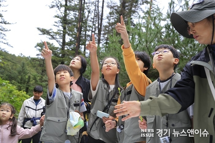에코티어링 활동 모습. (국립수목원 제공)